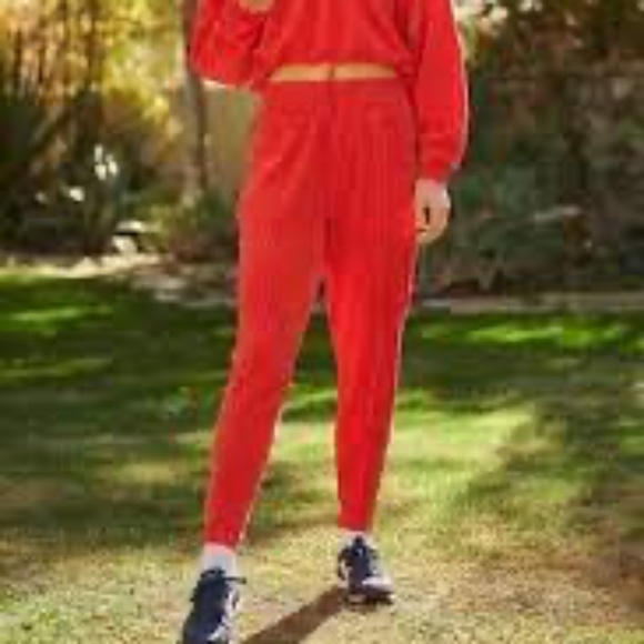 NWOT FP Movement Friday Love Velour Joggers - Picture 3 of 4